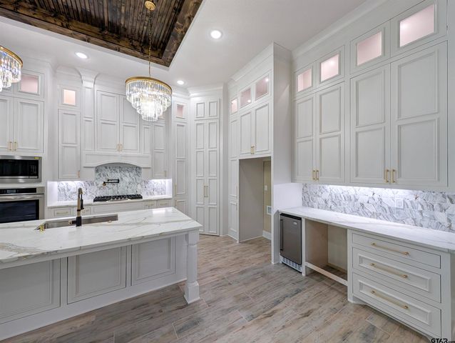 12342 Oak Grove Dr., Lindale, TX 75706