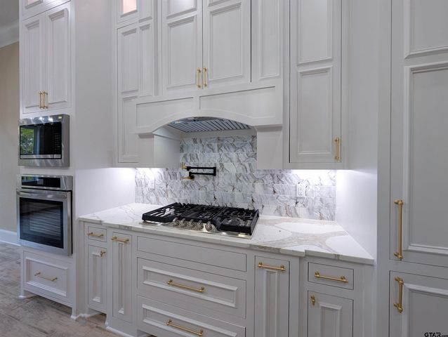 12342 Oak Grove Dr., Lindale, TX 75706