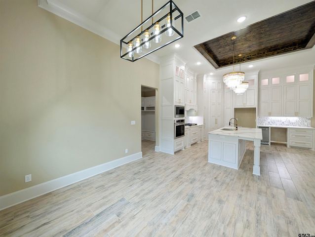 12342 Oak Grove Dr., Lindale, TX 75706