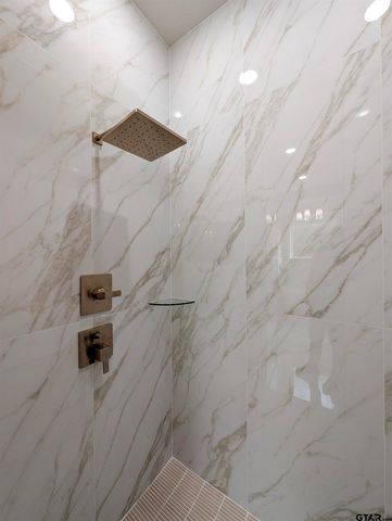 12342 Oak Grove Dr., Lindale, TX 75706