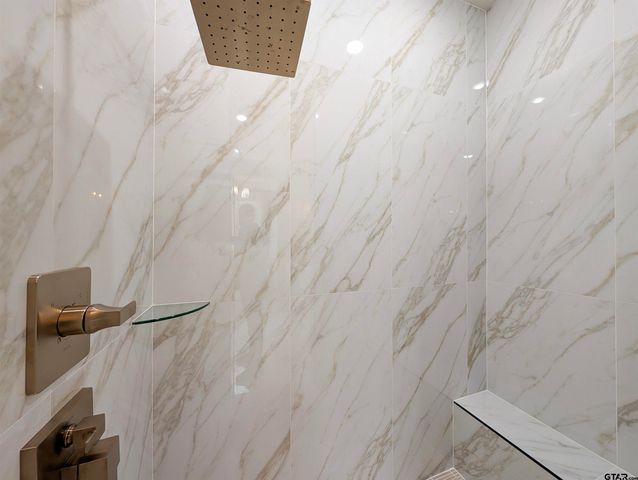 12342 Oak Grove Dr., Lindale, TX 75706