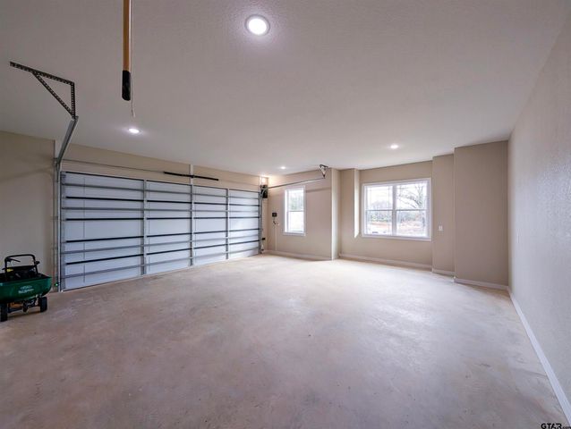 12342 Oak Grove Dr., Lindale, TX 75706