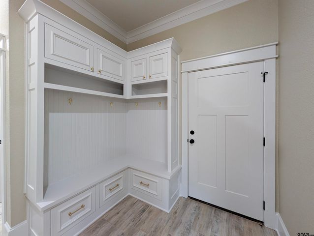 12342 Oak Grove Dr., Lindale, TX 75706