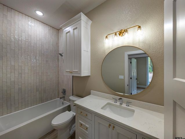 12342 Oak Grove Dr., Lindale, TX 75706