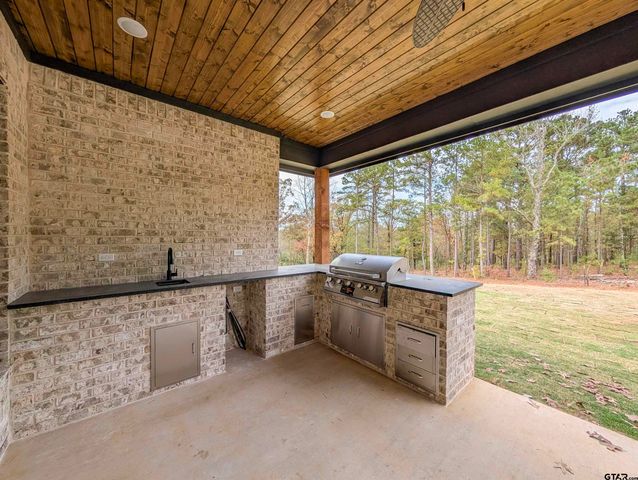 12342 Oak Grove Dr., Lindale, TX 75706