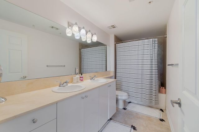 804 E Windward Way 621, Lantana, FL 33462