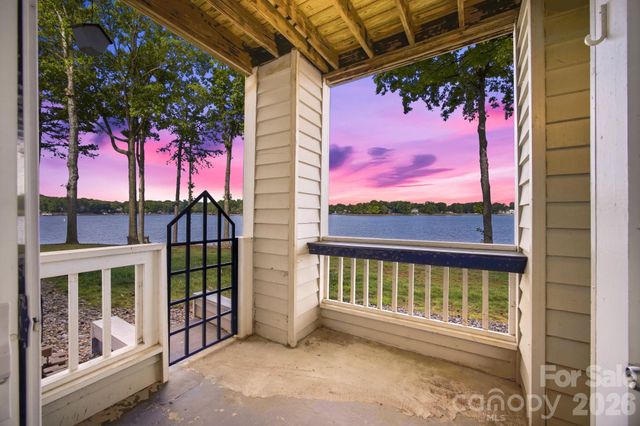 913 Southwest Drive, Davidson, NC 28036
