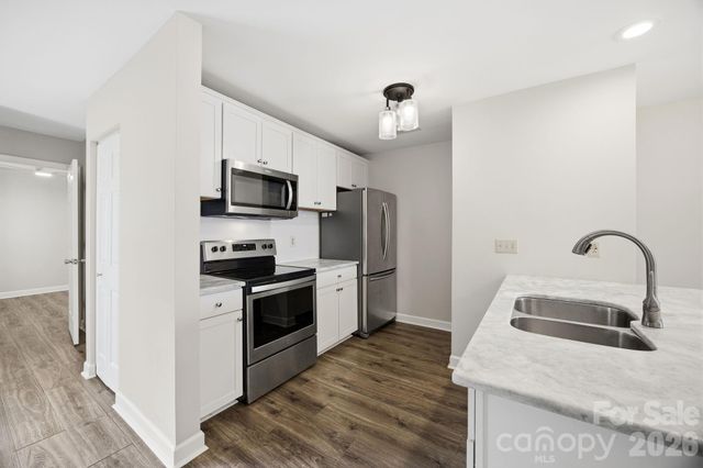913 Southwest Drive, Davidson, NC 28036