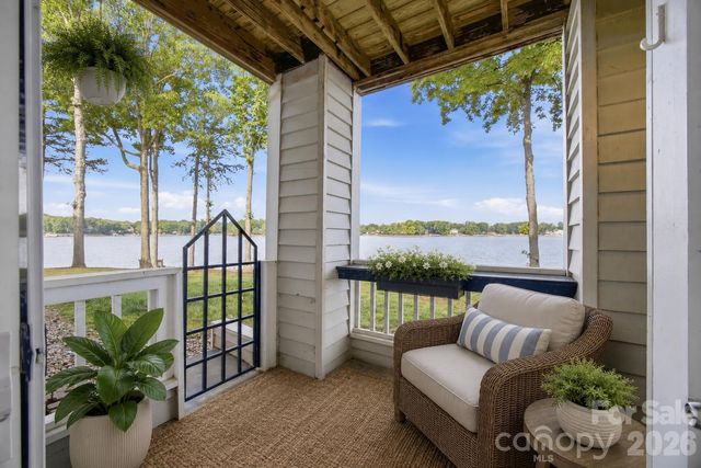 913 Southwest Drive, Davidson, NC 28036