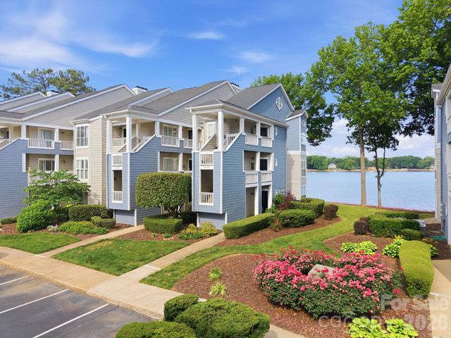 913 Southwest Drive, Davidson, NC 28036