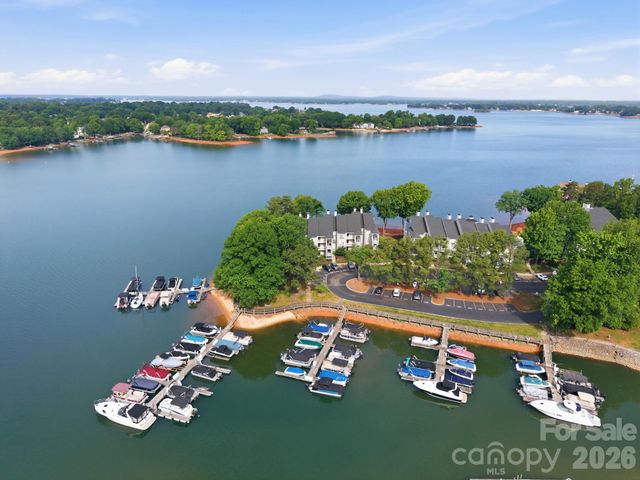 913 Southwest Drive, Davidson, NC 28036