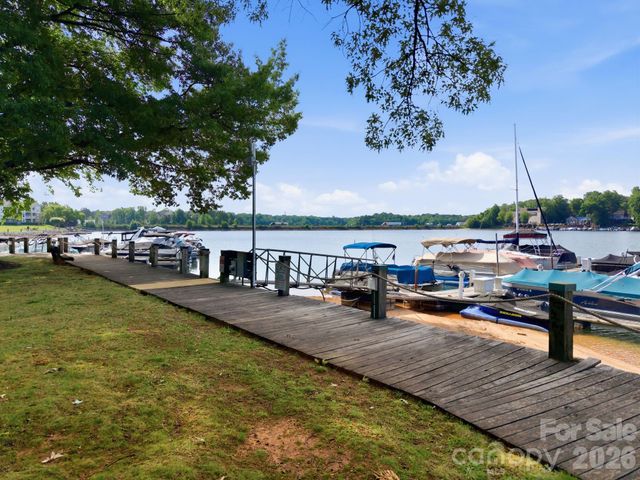913 Southwest Drive, Davidson, NC 28036
