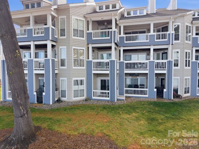 913 Southwest Drive, Davidson, NC 28036