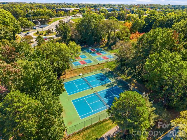 913 Southwest Drive, Davidson, NC 28036