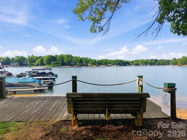 913 Southwest Drive, Davidson, NC 28036