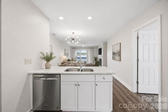 913 Southwest Drive, Davidson, NC 28036