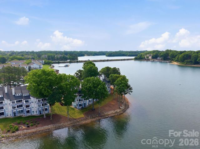 913 Southwest Drive, Davidson, NC 28036