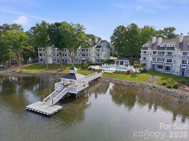 913 Southwest Drive, Davidson, NC 28036