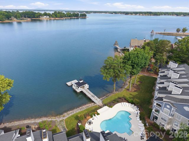 913 Southwest Drive, Davidson, NC 28036