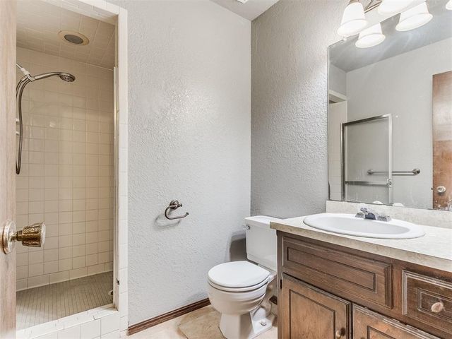 125 Marrgate Drive, Yukon, OK 73099