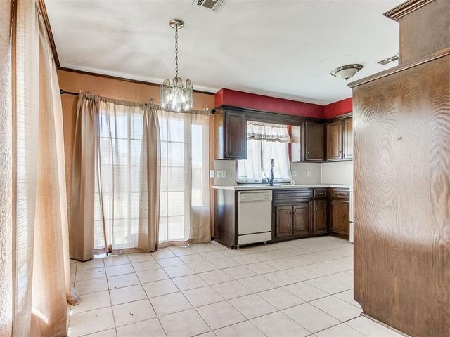 125 Marrgate Drive, Yukon, OK 73099