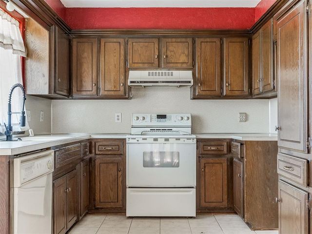 125 Marrgate Drive, Yukon, OK 73099