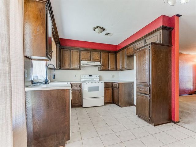 125 Marrgate Drive, Yukon, OK 73099