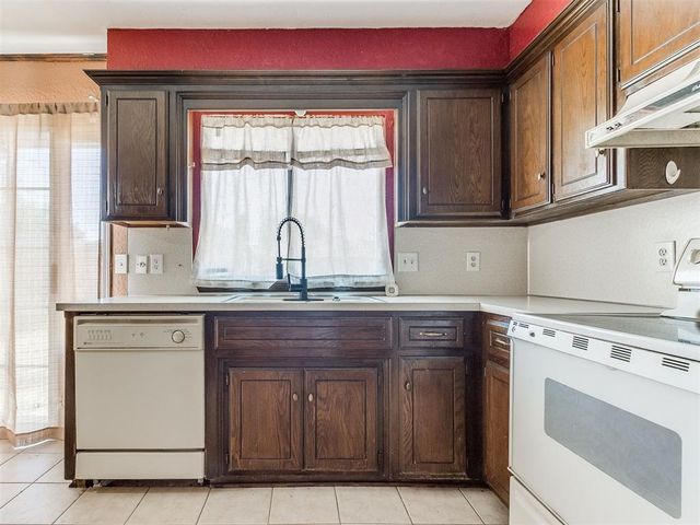 125 Marrgate Drive, Yukon, OK 73099