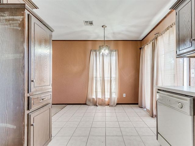 125 Marrgate Drive, Yukon, OK 73099