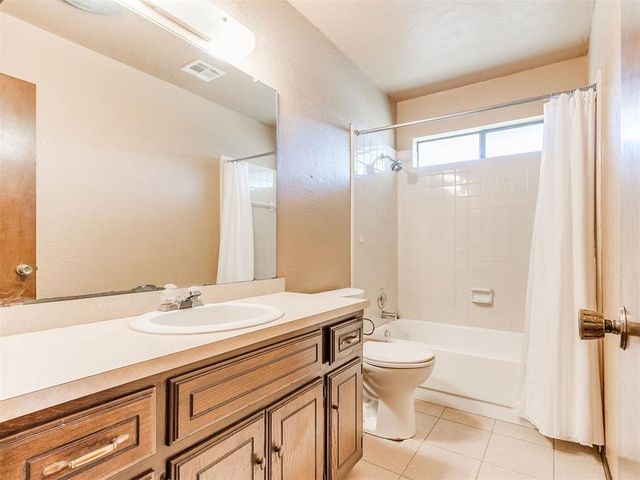 125 Marrgate Drive, Yukon, OK 73099