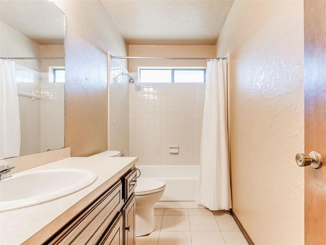 125 Marrgate Drive, Yukon, OK 73099