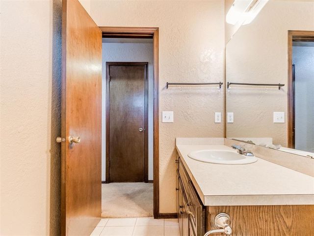 125 Marrgate Drive, Yukon, OK 73099