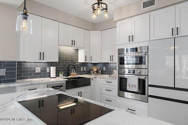 1126 1ST Street N 205, Jacksonville Beach, FL 32250