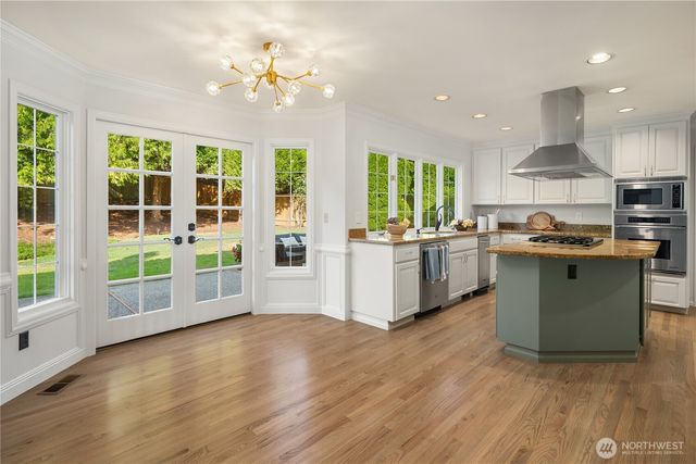 23214 SE 47th Way, Sammamish, WA 98075