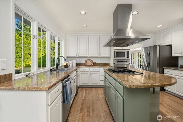 23214 SE 47th Way, Sammamish, WA 98075