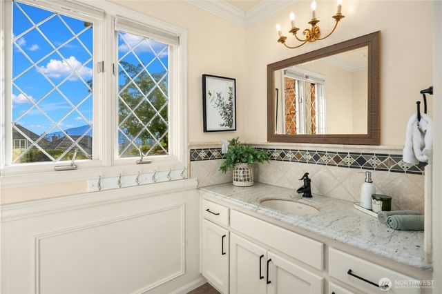23214 SE 47th Way, Sammamish, WA 98075
