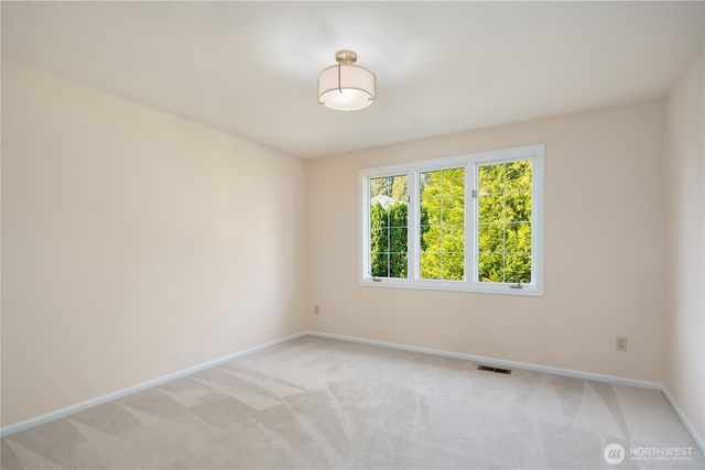 23214 SE 47th Way, Sammamish, WA 98075