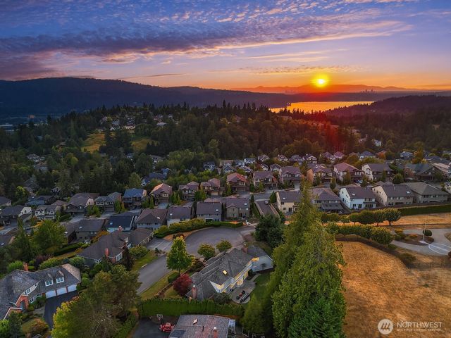 23214 SE 47th Way, Sammamish, WA 98075