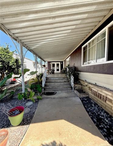 18601 Newland 12, Huntington Beach, CA 92646