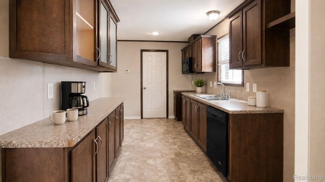 13318 Dixie Highway 174, Groveland Township, MI 48442
