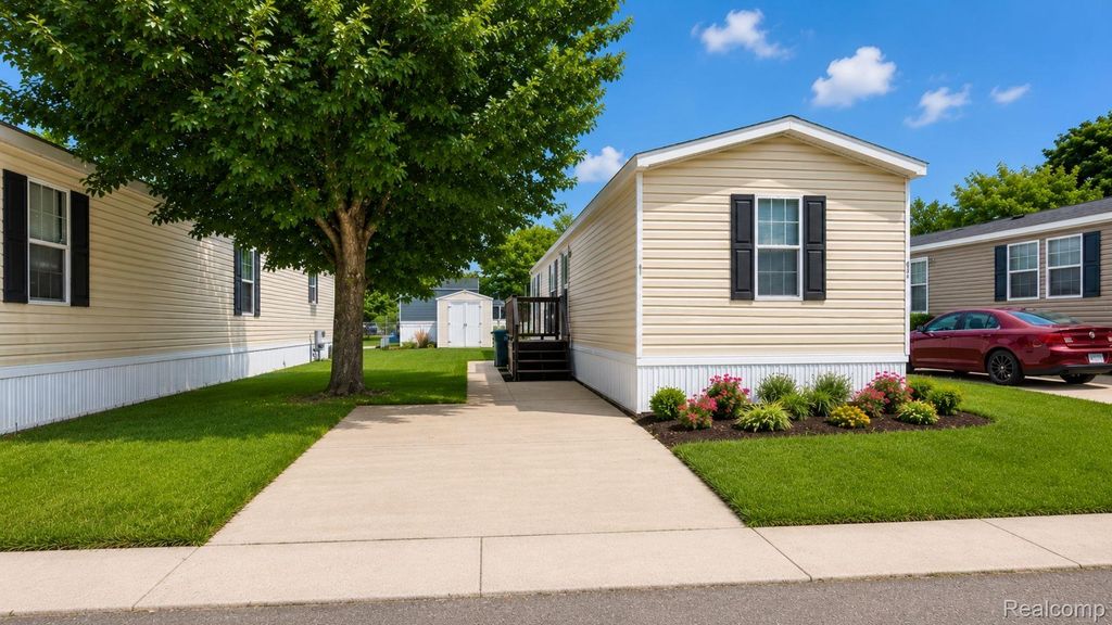 13318 Dixie Highway 174, Groveland Township, MI 48442