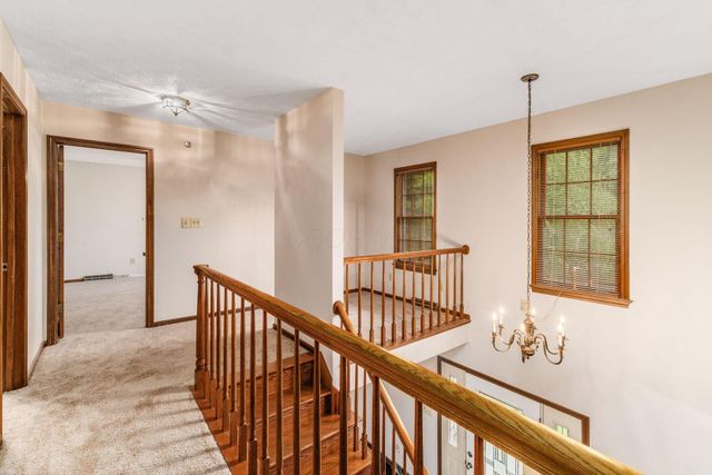 2966 Knoll Drive, Gahanna, OH 43230
