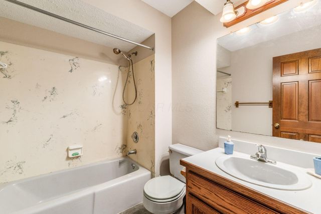 2966 Knoll Drive, Gahanna, OH 43230
