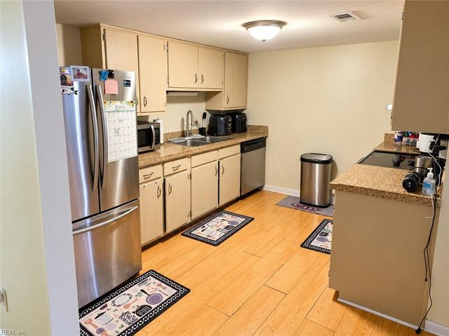 417 Hustings Ln Unit D, Newport News, VA 23608