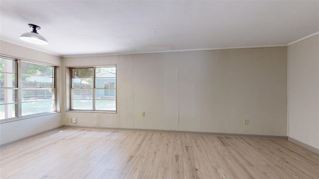 1501 13th Street N, Texas City, TX 77590