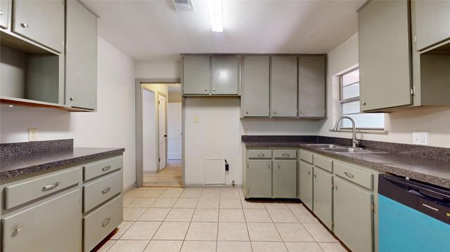 1501 13th Street N, Texas City, TX 77590