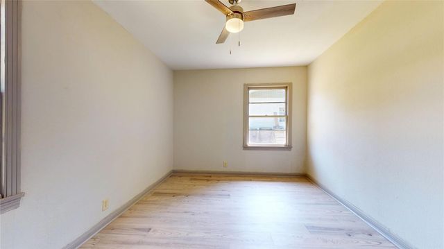 1501 13th Street N, Texas City, TX 77590