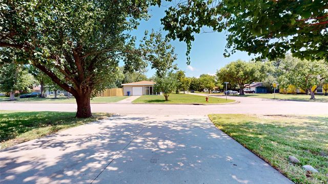 1501 13th Street N, Texas City, TX 77590