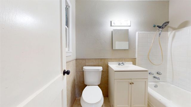 1501 13th Street N, Texas City, TX 77590