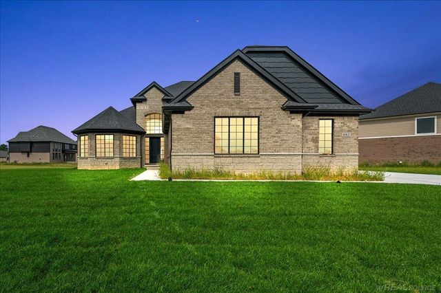 682 Westlake Avenue, Oxford, MI 48371